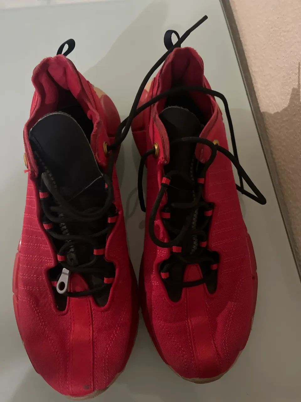 Tênis conceito Reebok ?lá casa de papel ?