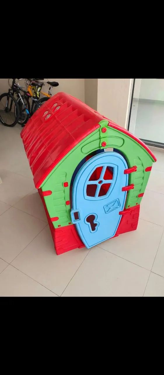 Casinha infantil super conservada 