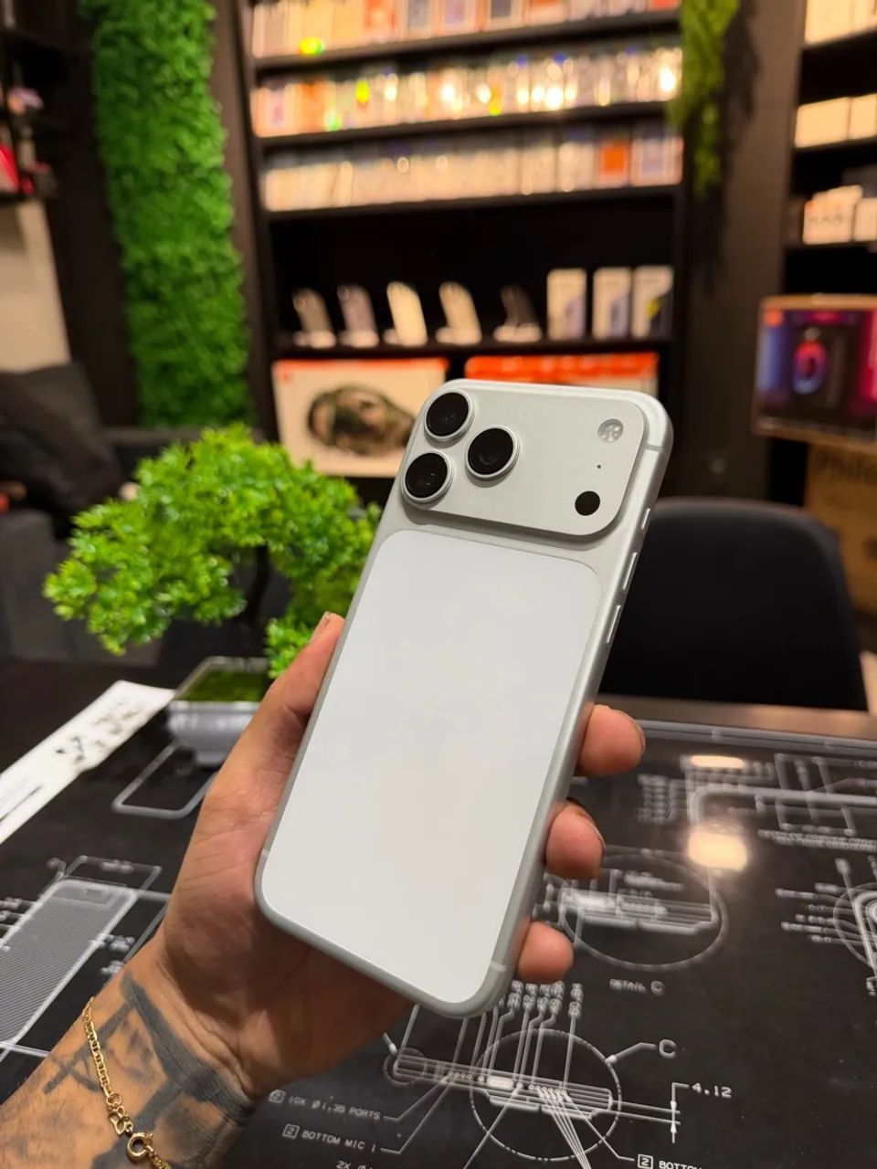 IPHONE 17 PRO MAX 256GB SILVER PROMOÇÃO  - Foto 2