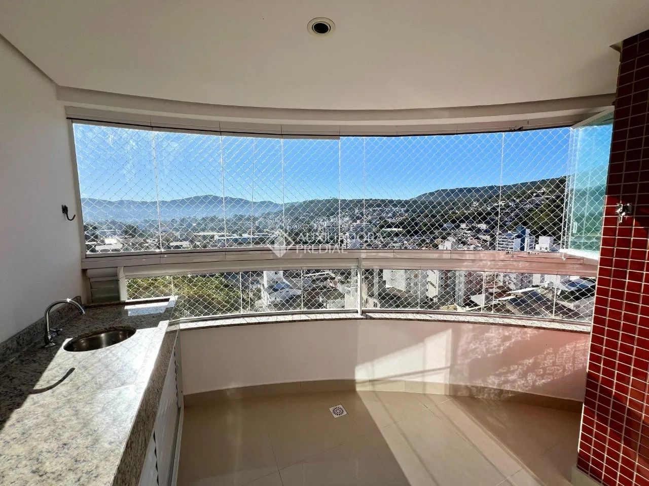 Apartamento 3 dormitórios em condomínio clube.