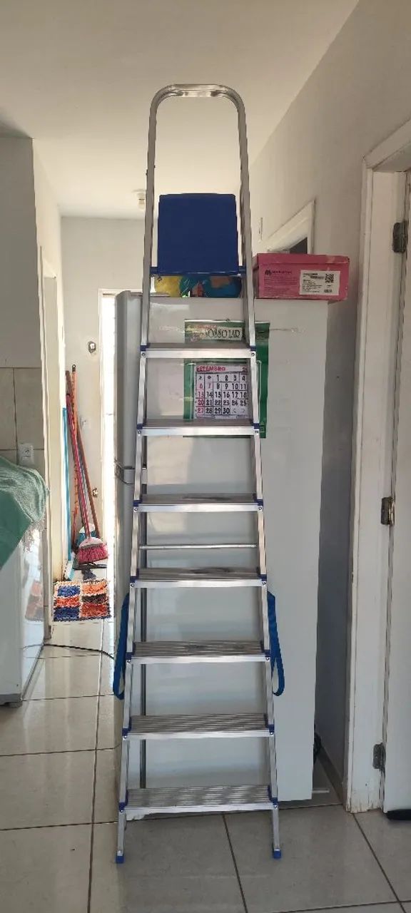 Vendo uma escada de alumínio nova  - Foto 3