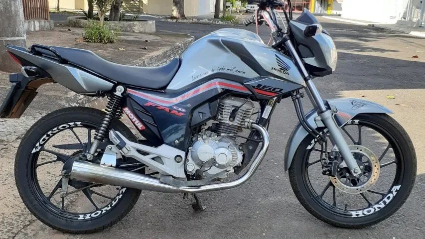 adesivo envelopamento de moto - Foto 4