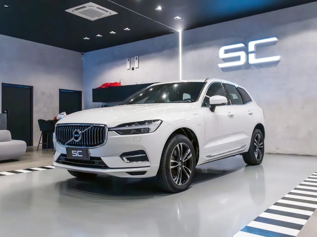 Volvo XC-60 XC 60 T-8 Híbrido Momentum 2.0 5P 2021
