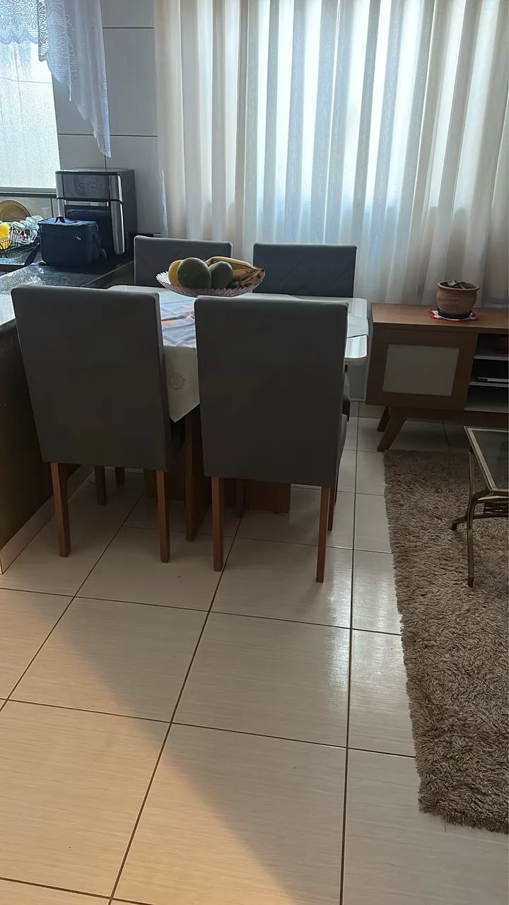 Mesa 4 cadeiras 
