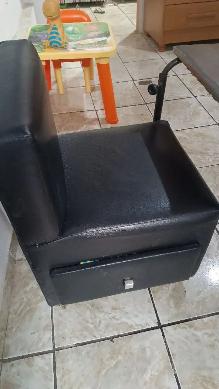 Cirandinha de manicure em ótimo estado 