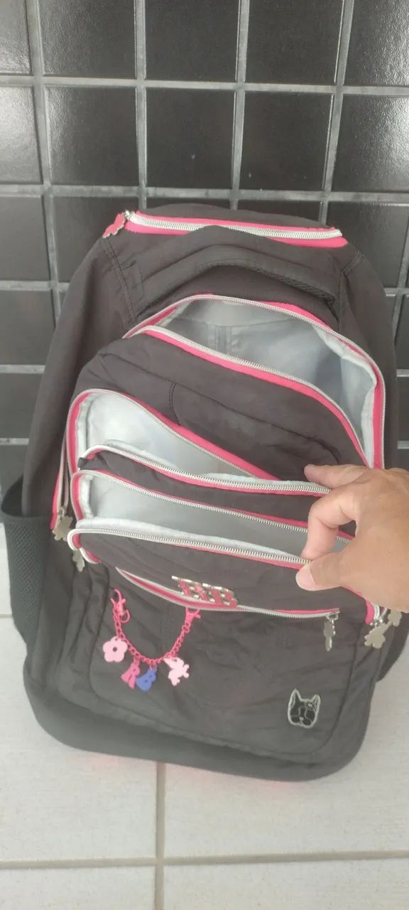 VENDO MOCHILA COM RODINHAS RB - Foto 3