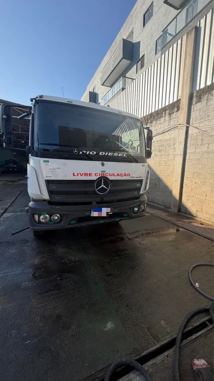 Atego 1719/58 com 35.000km ano 2025 ar cond