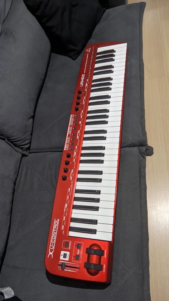 Controlador Midi Behringer UMX610 - Foto 4