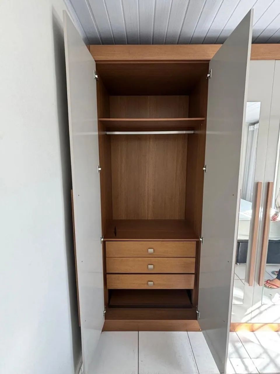Guarda roupa 6 portas  - Foto 4