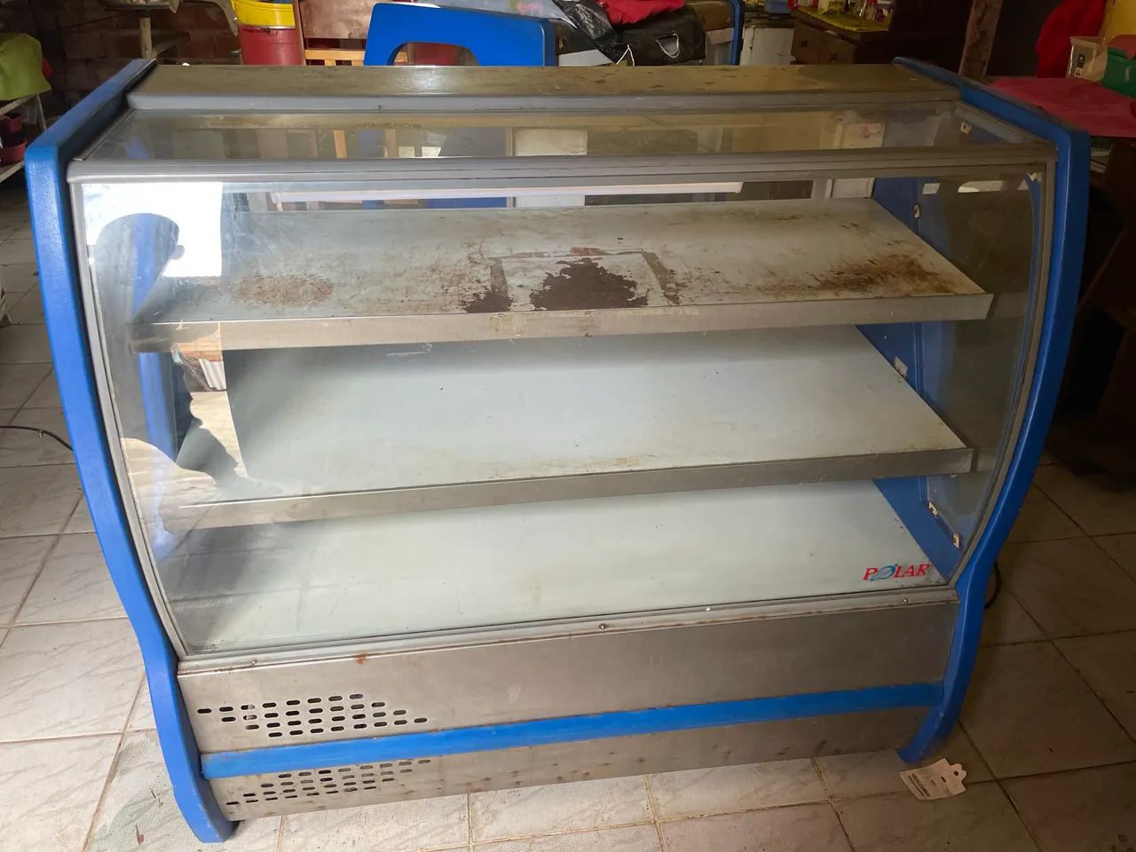 Expositor de pães e geleiradeira