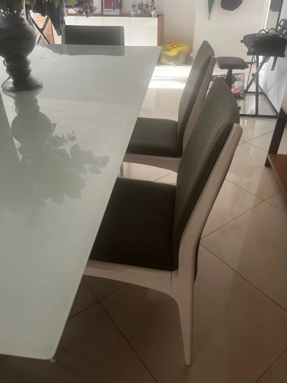 Mesa de jantar impecável - Foto 2