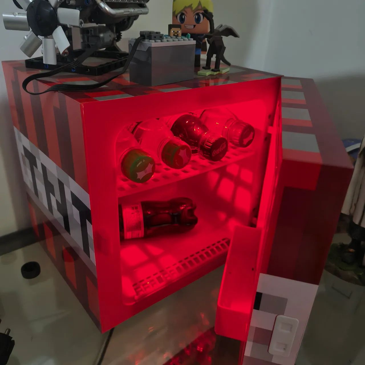 Mini geladeira Minecraft tnt vermelha - Geladeiras e Freezers