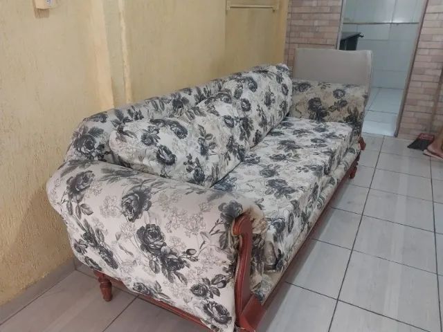 Sofá Vintage em Madeira Maciça - Ótima Oportunidade! - Foto 4