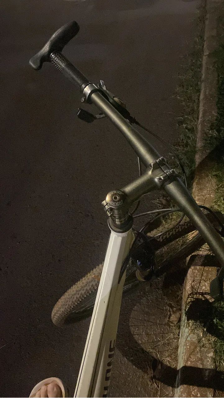 Bike HIGH ONE Aro 29 branca 