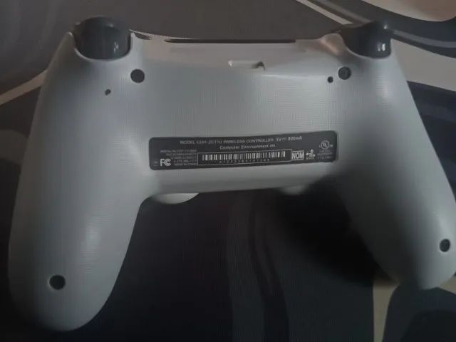 2 Controles PS4 DualShock 4 Preto Original + Branco Paralelo - Foto 5