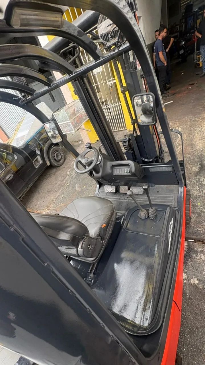 Empilhadeira Linde H18 | 1.800kg | Triplex 4,80m | Deslocador Lateral - Foto 5