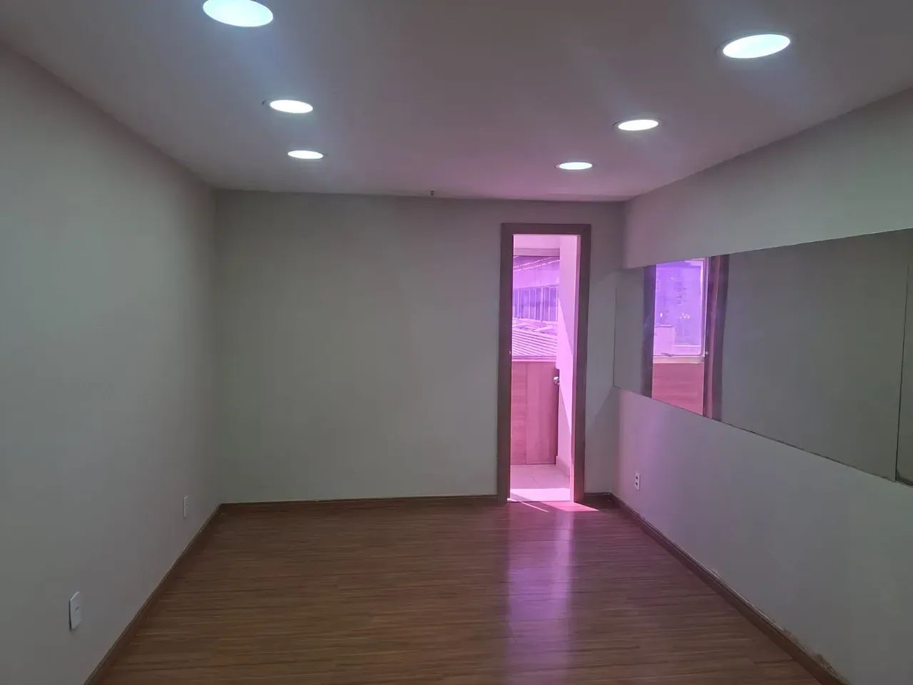 Ótima Sala - 30 M²  Cachambi