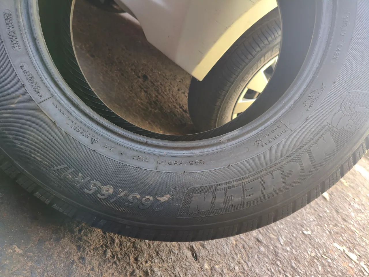 Pneu Michelin 265/65R17 - Foto 2