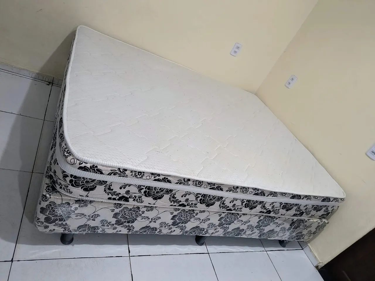 Cama Queen De Mola Higienizada  - Foto 3