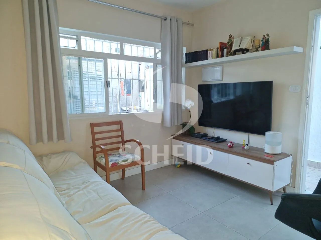 Casa Térrea Reformada com 2 dormitorios, 2 vagas na região de interlagos.
