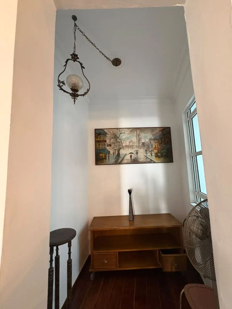 Rack para TV e adornos