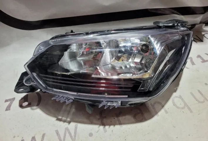 Farol lado esquerdo Peugeot 208 ano 2020/ sem led Original 