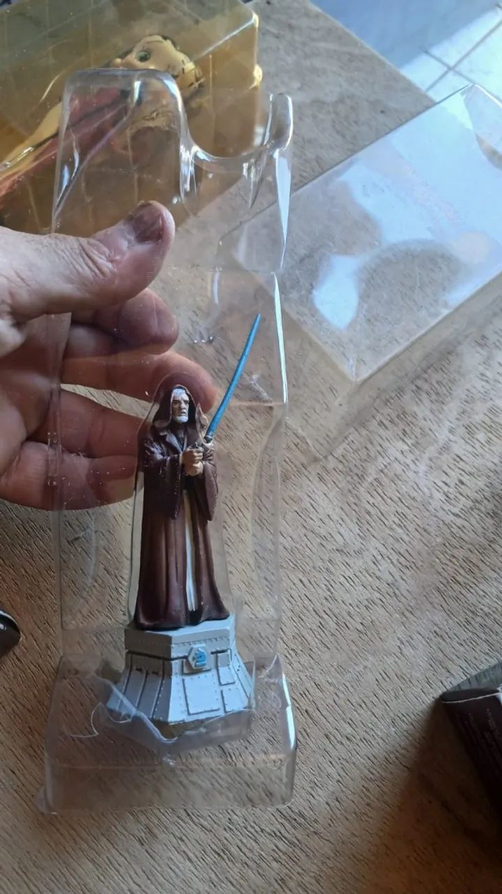 5 bonecos do star wars + 1 boneco da bety pop por apenas 200,00 - Foto 5