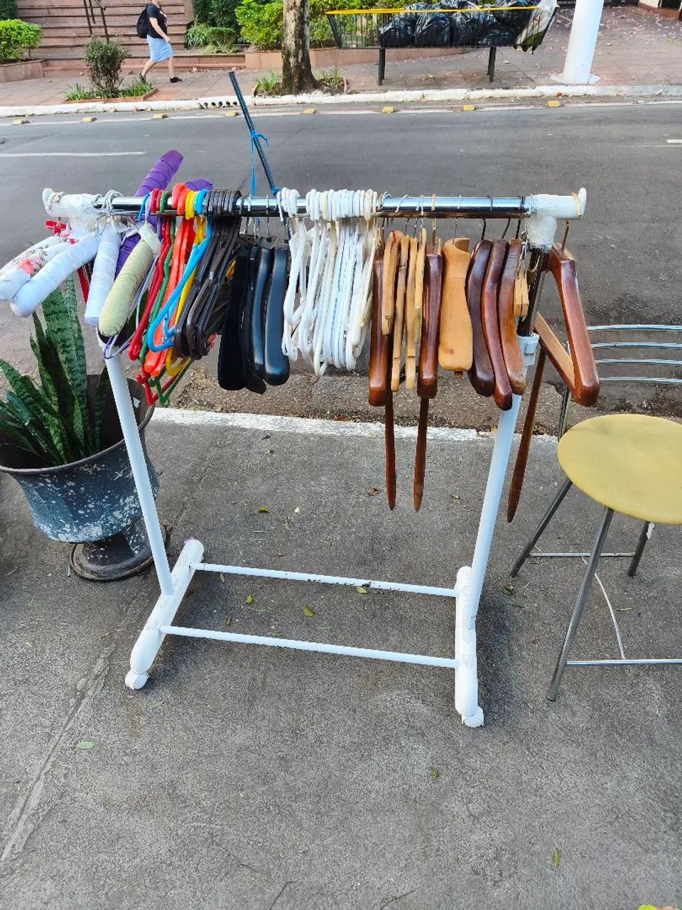 Cabides. Lote variado. 