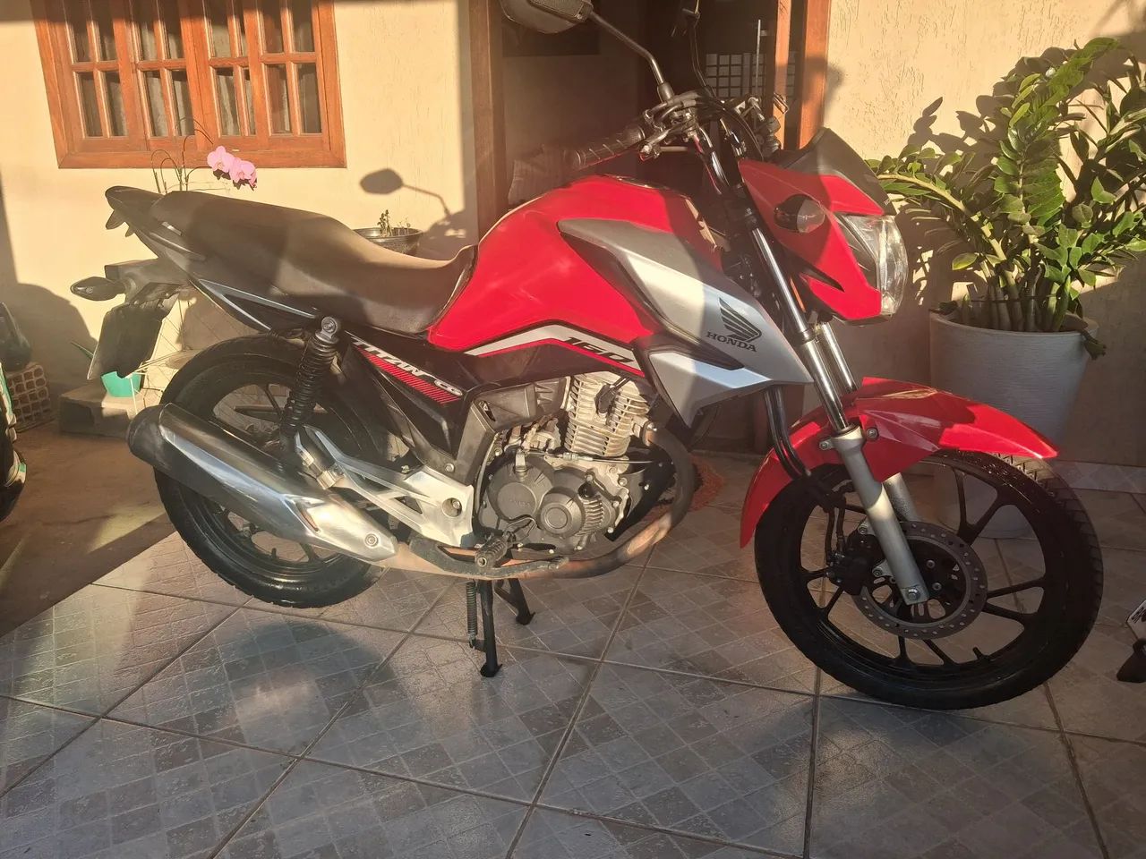 Vendo Titan 2023 - Foto 2
