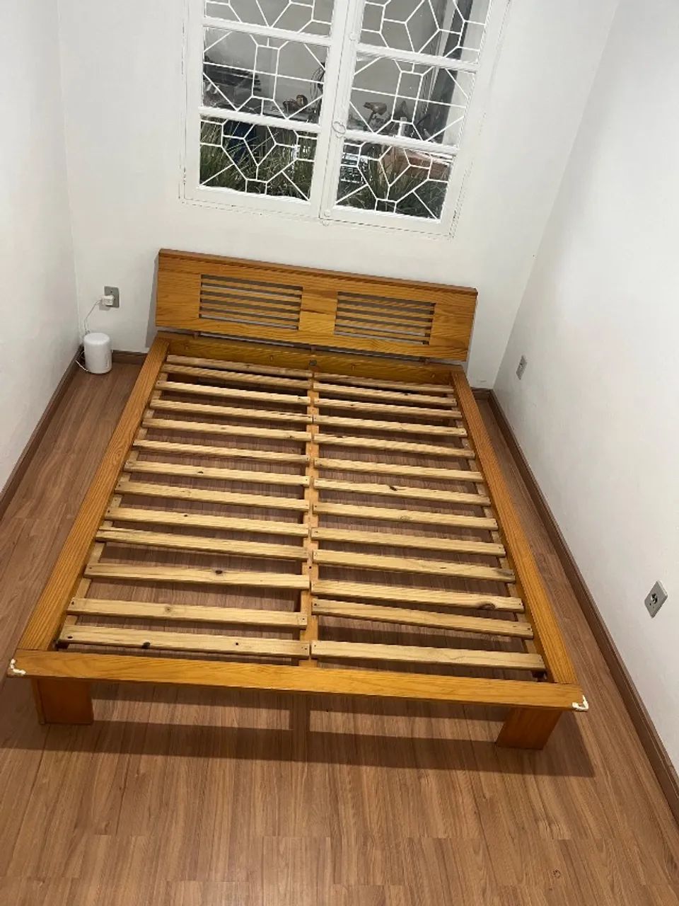 Cama Queen de Madeira Maciça com Cabeceira e Estrado de Ripas - Foto 3