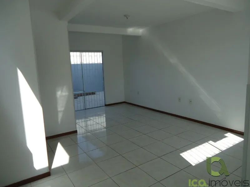 ALUGUE! CASA GEMINADA COM 2 QUARTOS! - Foto 4