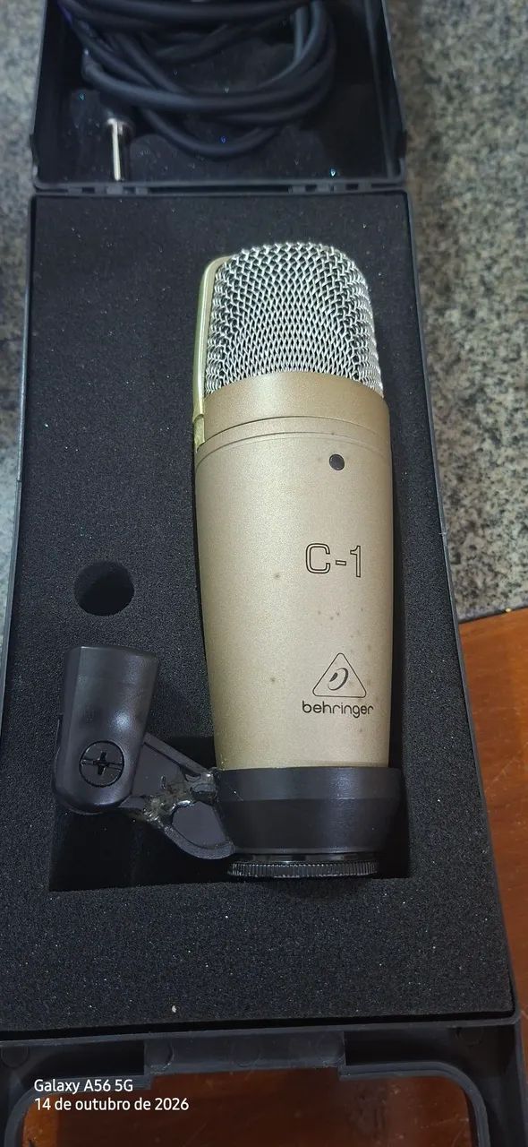 Microfone behringer com fio - C-1 