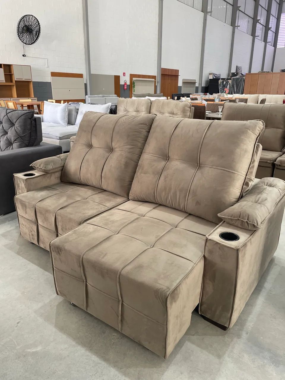 Sofá  Retrátil e Reclinável Com Porta Copos OFERTA RELÂMPAGO