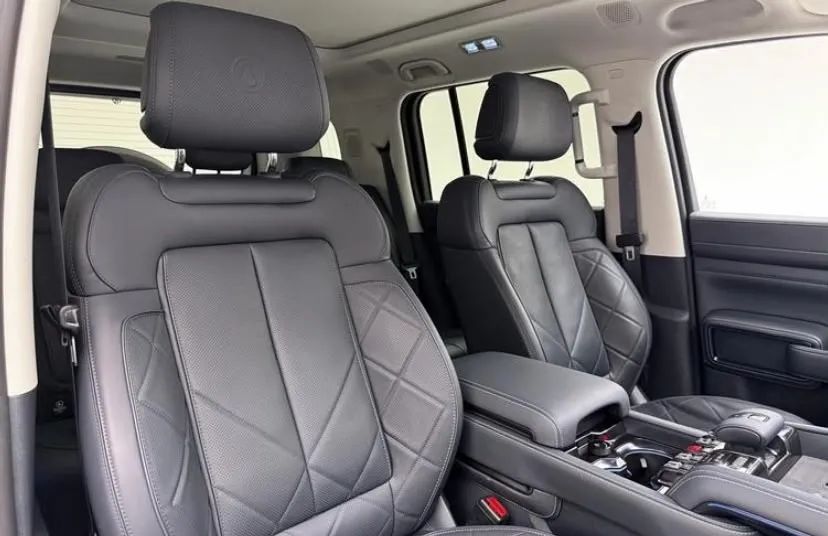 Denza B5 SUV híbrido plug-in, foto 8 de 9