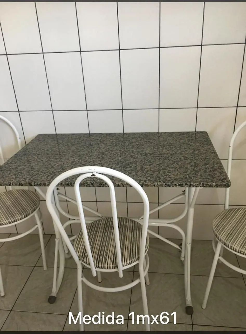 MESA COM TRÊS CADEIRAS  - Foto 2