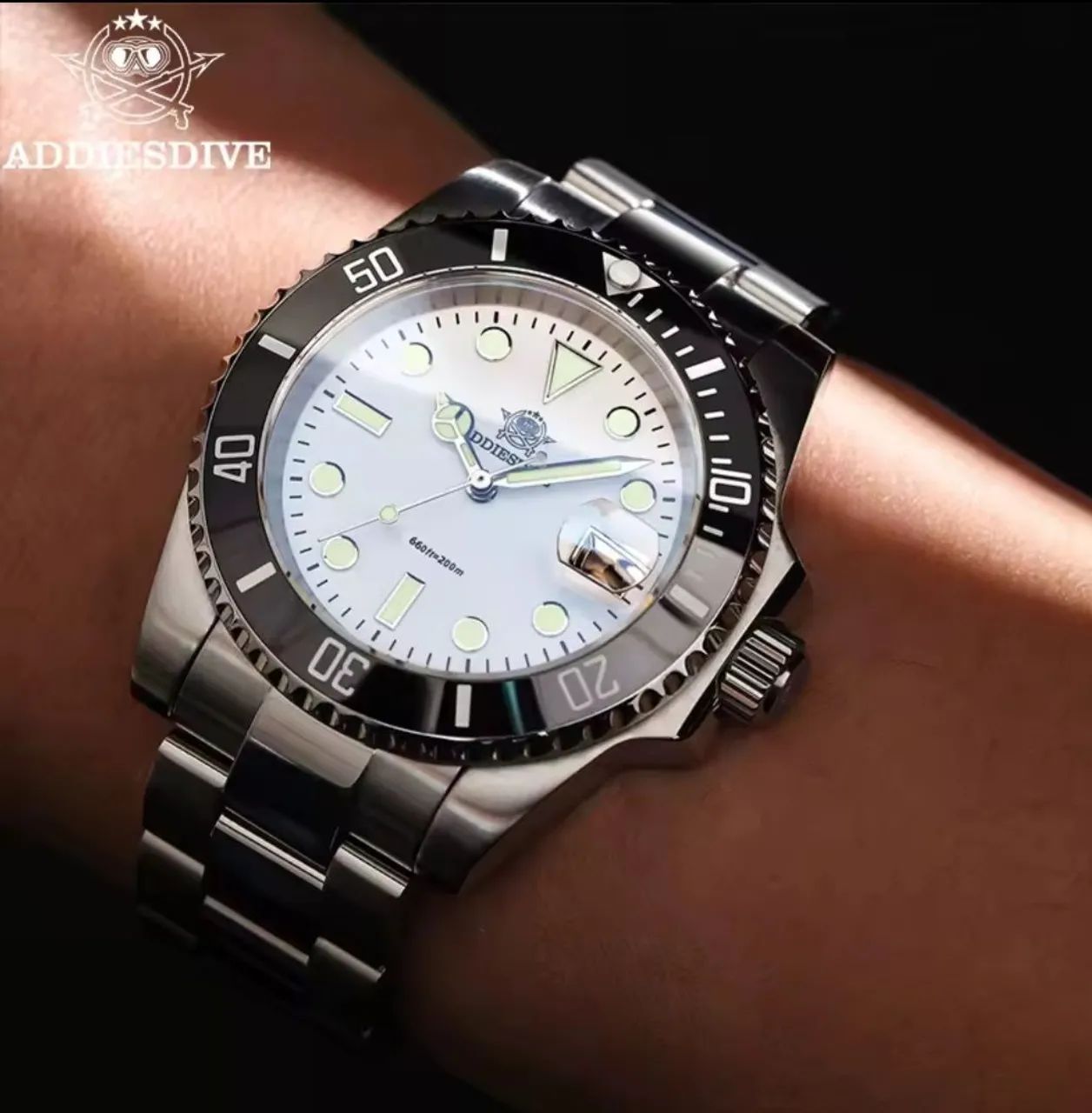 Stunning Luxury Waterproof Watch, 200 Meters