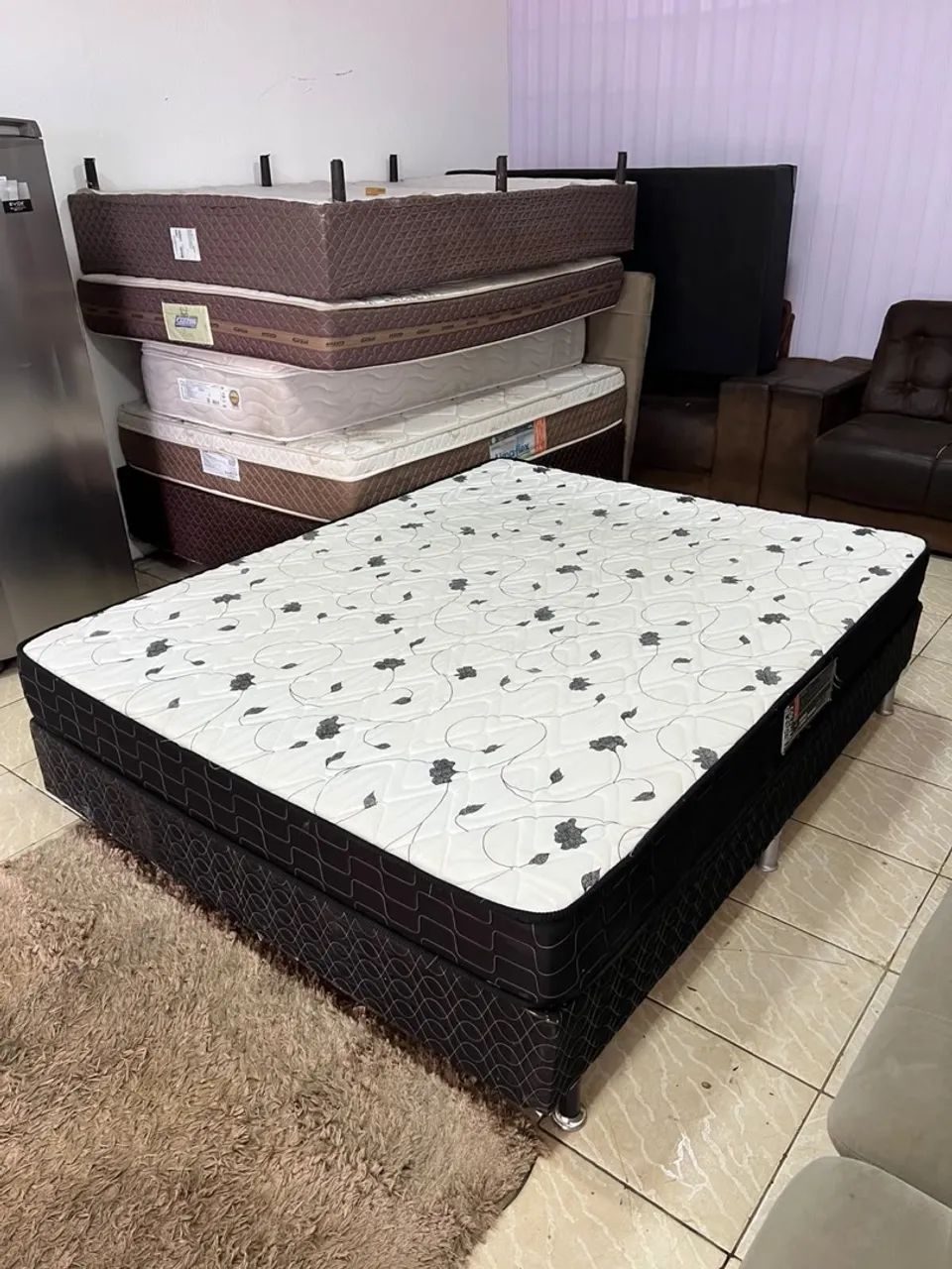 Cama BOX QUEEN Bem Conservada Colchão de Espuma D28 - Entrega Grátis 