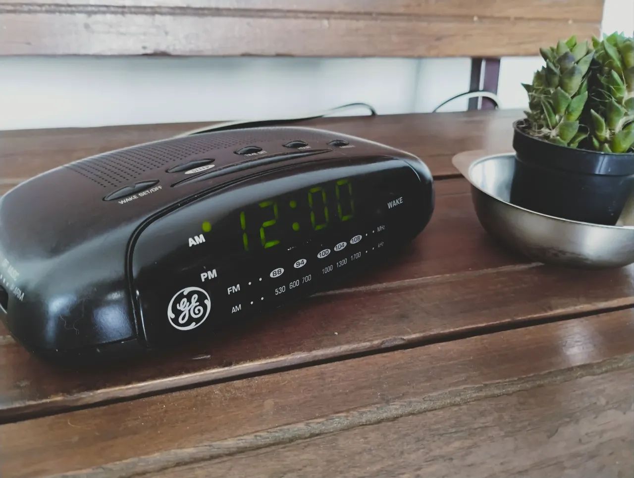 Rádio Relógio Antigo Vintage GE General Eletric - Foto 5