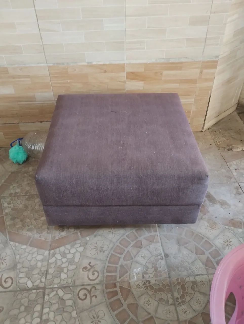 Sofá 3 lugares + puff - Foto 3