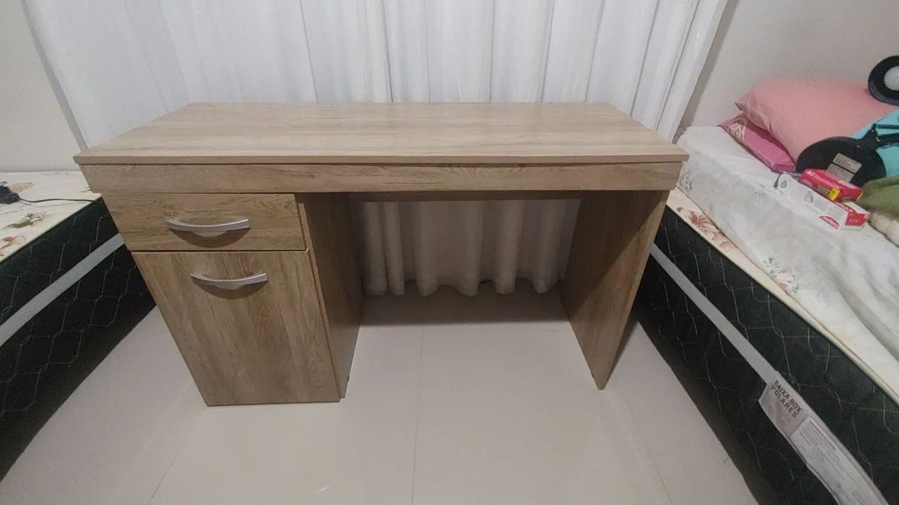Escrivaninha com Cadeira giratória