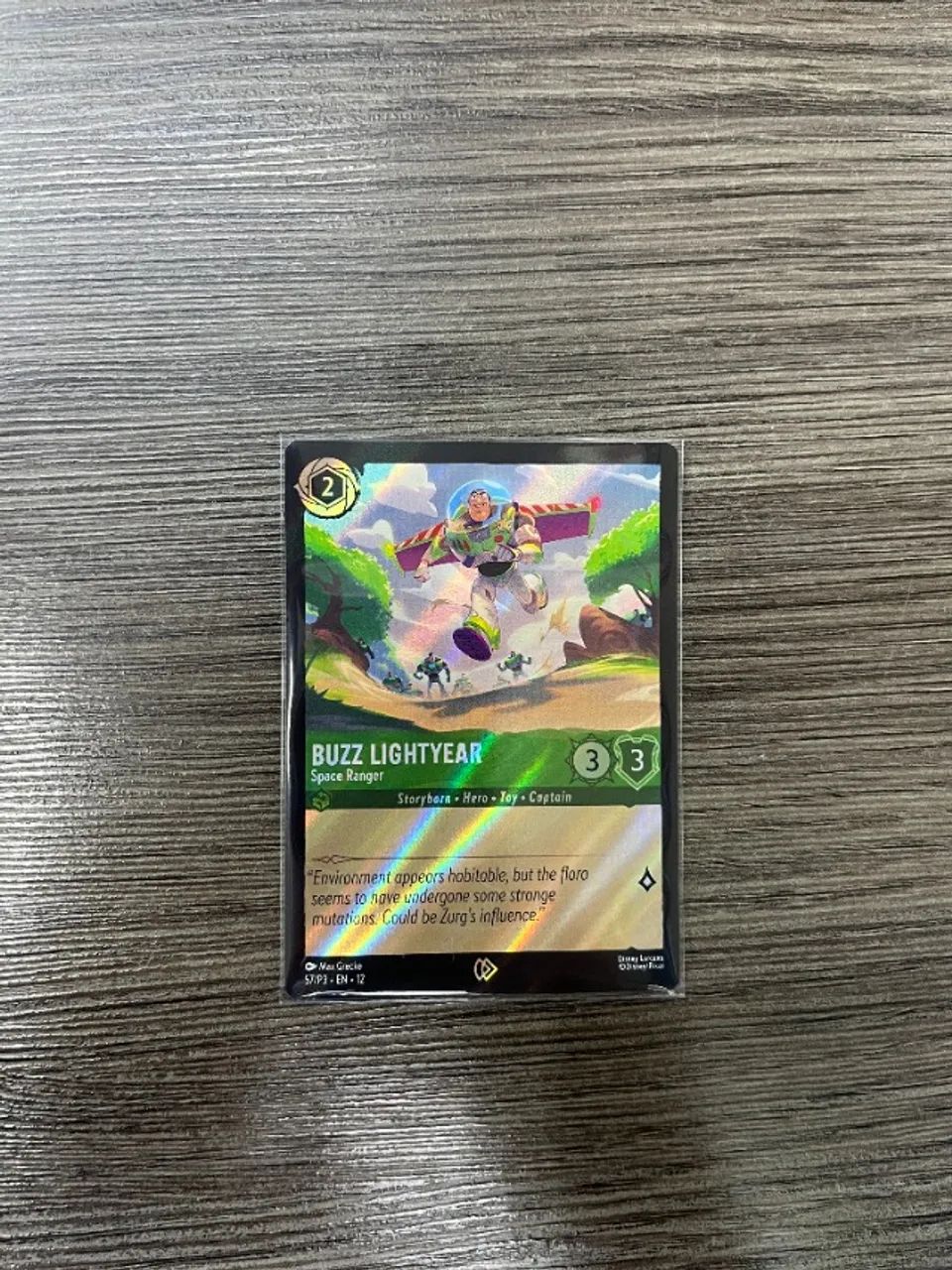Disney Lorcana Buzz Lightyear Space Ranger (Edição Limitada) - Foto 2