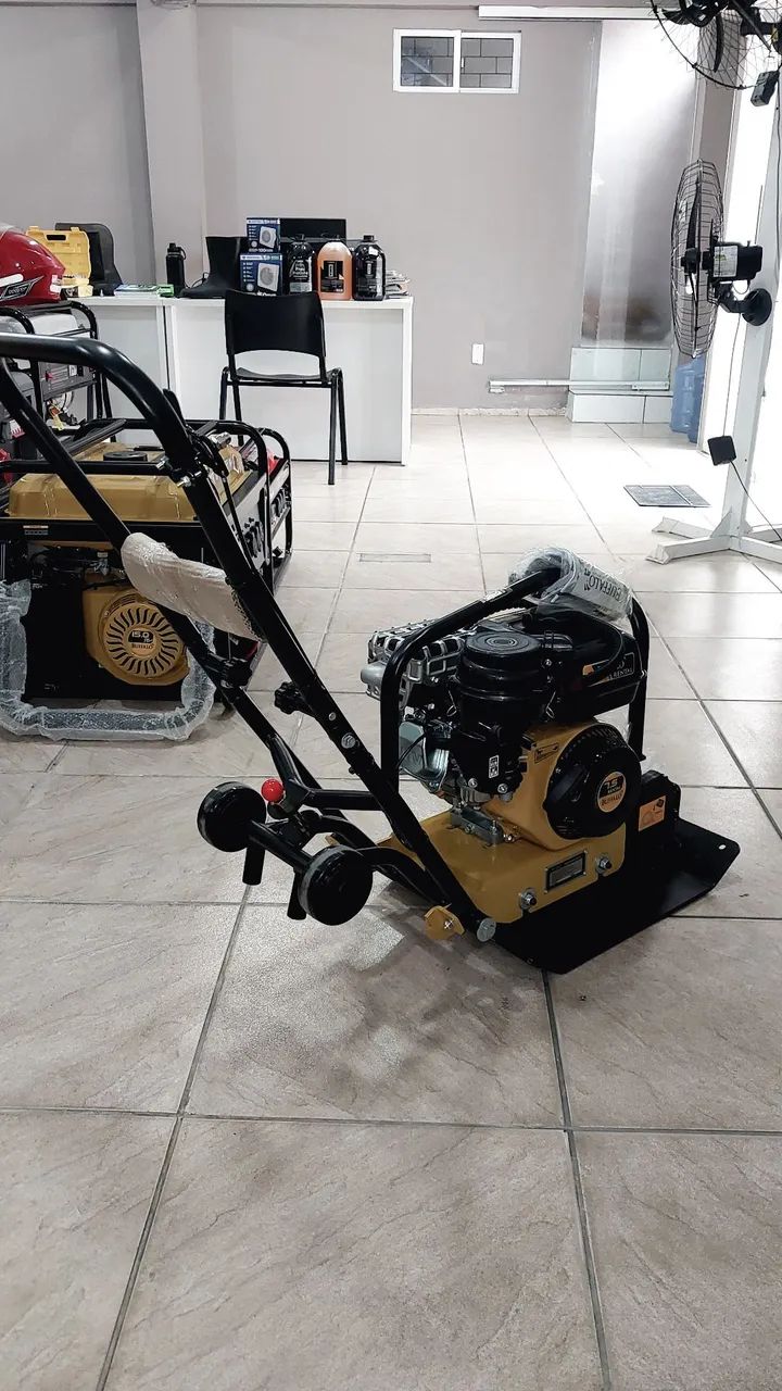 Placa Vibratória 65kg a gasolina Buffalo Rental - Nova/Loja - Foto 5