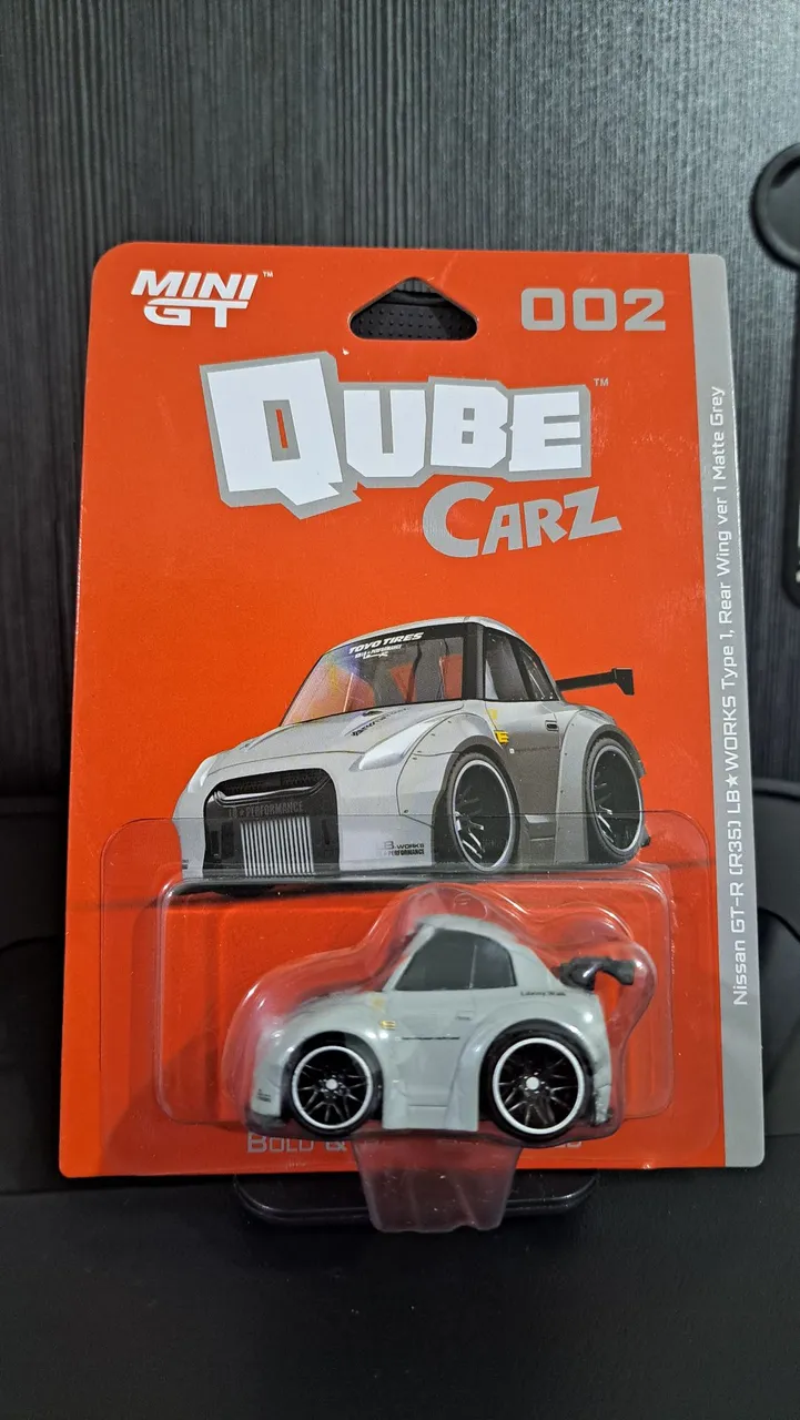 MINI GT Tooned Qube Carz 006 Nissan Silvia S15 (Lacrada) - Hobbies