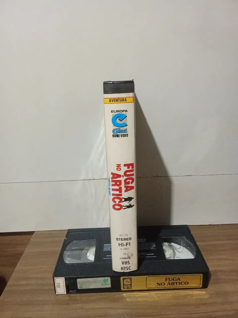 Vhs filme fuga no ártico (legendado) - Foto 4