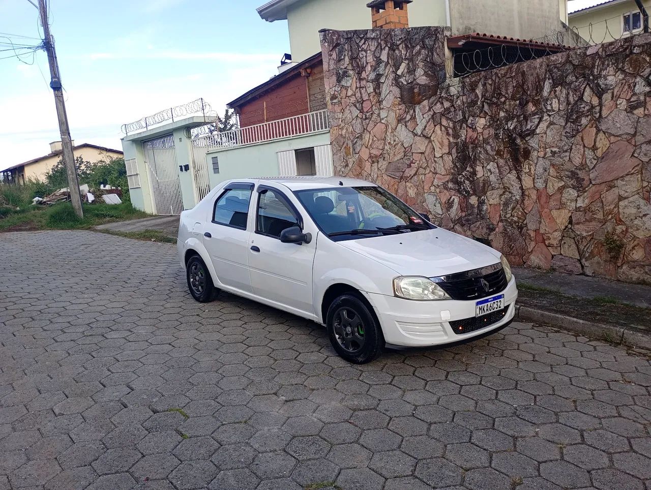 Renault Logan Authentique Hi-flex 1.0 16V 4P 2012 - Foto 4
