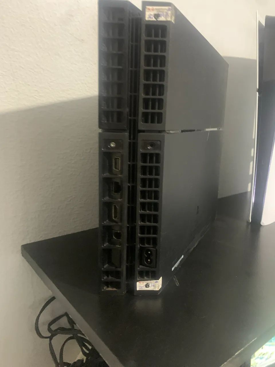 Playstation 4 2TB + Controle Condicionado  - Foto 4