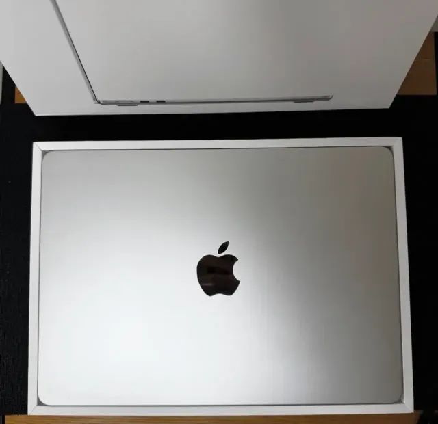 MacBook Air M2 2022 8GB / 256GB SSD Novíssimo - Notebooks