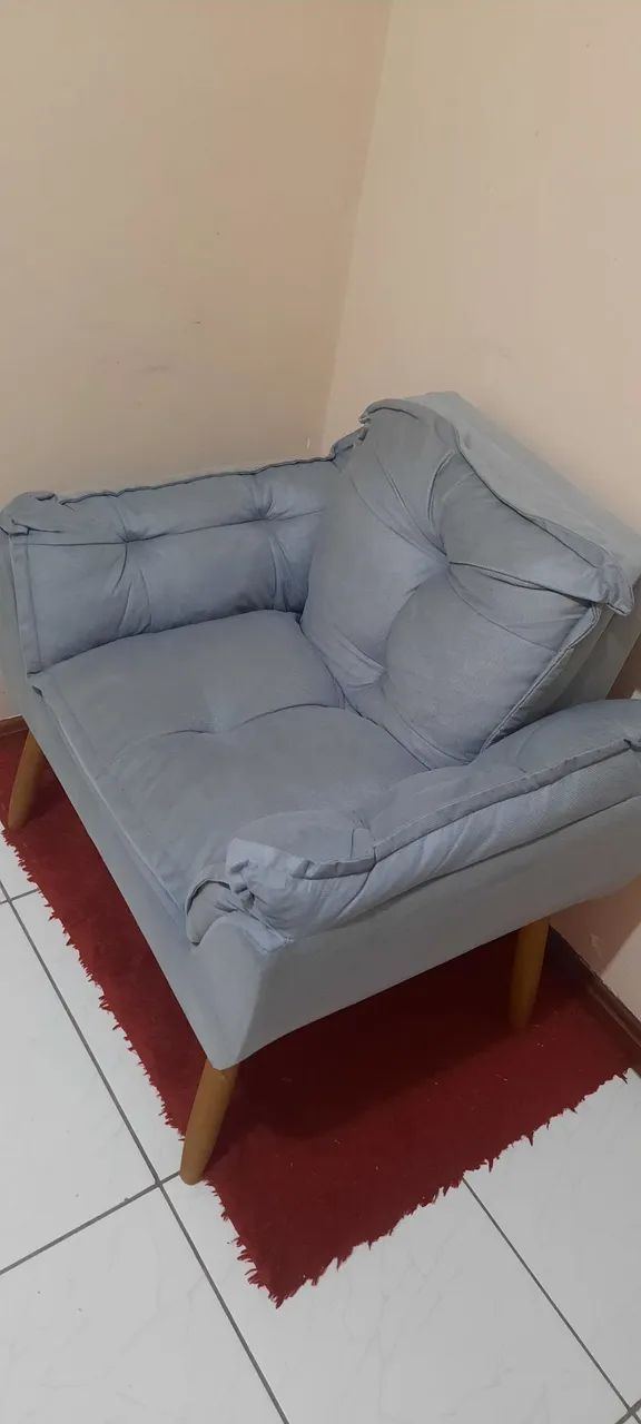 Poltrona cinza estado novo 