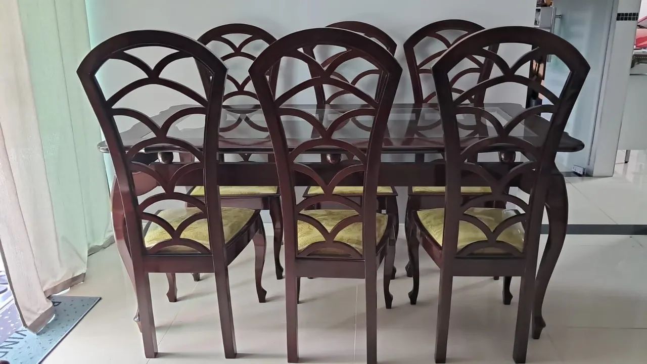 Vendo Mesa com 6 Cadeiras 
