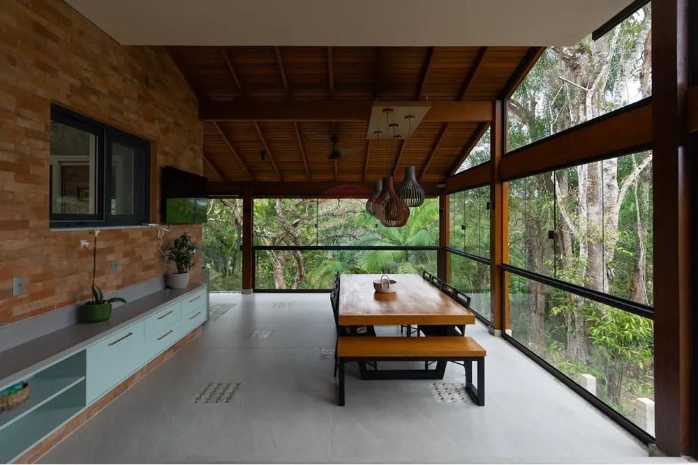 Casa 4 Quartos Centro Pariquera-Açu | 3 Suítes